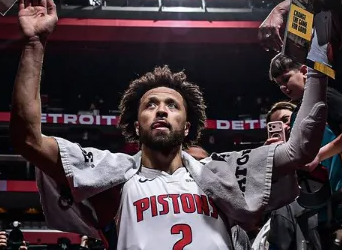 NBA季后赛活塞主场对阵骑士的比赛已经结束。全场战罢，活塞以（1）111-101