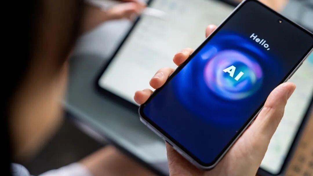 AI手机的“皇帝新衣”