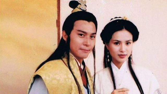 他是最经典慕容复，70岁不服老片场吃盒饭，强调有工作心里就踏实