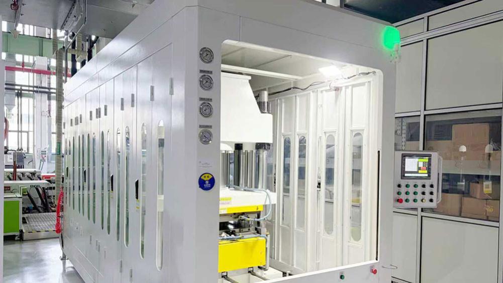 科思创升级上海薄膜技术中心，服务智能汽车表面和人形机器人等前沿应用