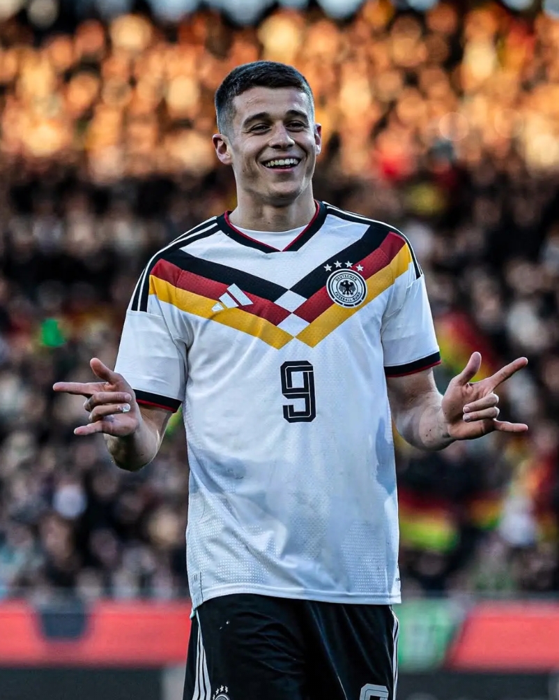 强如阿根廷也搞归化！不过看起来这名年轻球员更倾向于为德国队效力。

阿根廷国家队