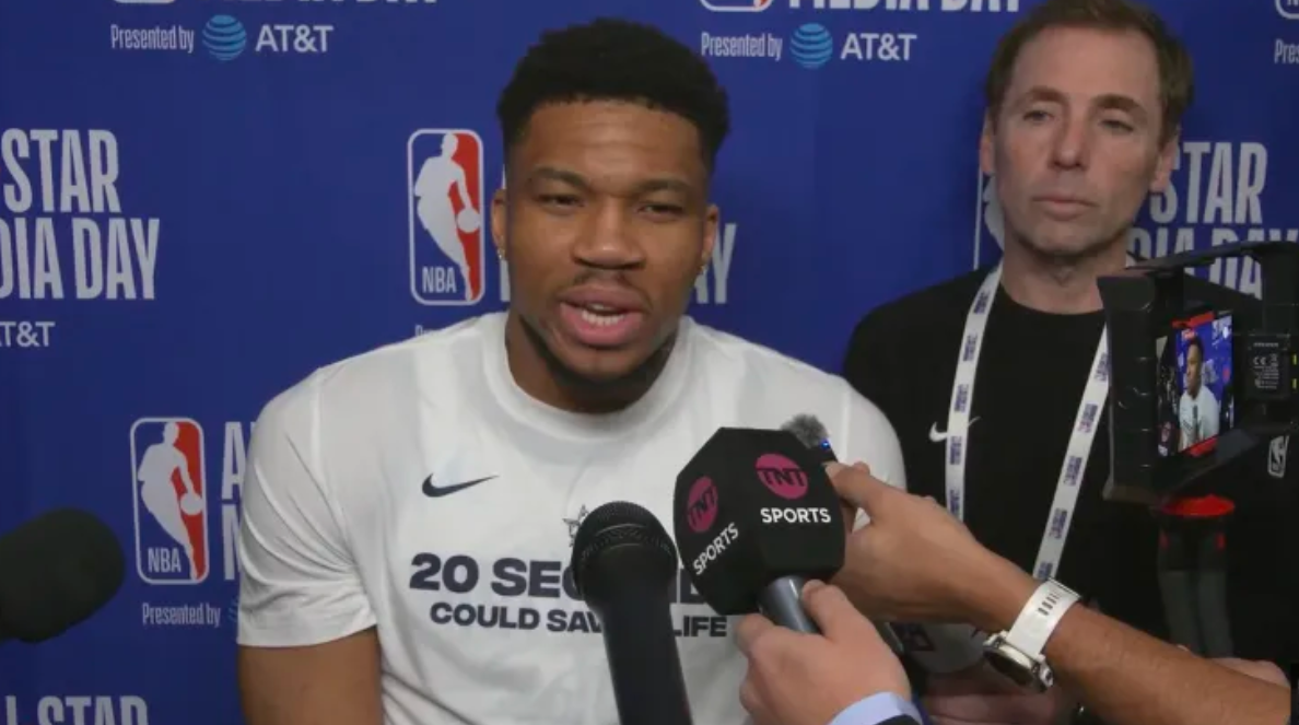 雄鹿队球员扬尼斯-阿德托昆博回应了近期外界关于他的交易流言，表示自己对这支球队和