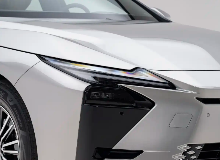 2026北京车展：售29.99万元一文看懂全新雷克萨斯ES上市
外观方面，新车延