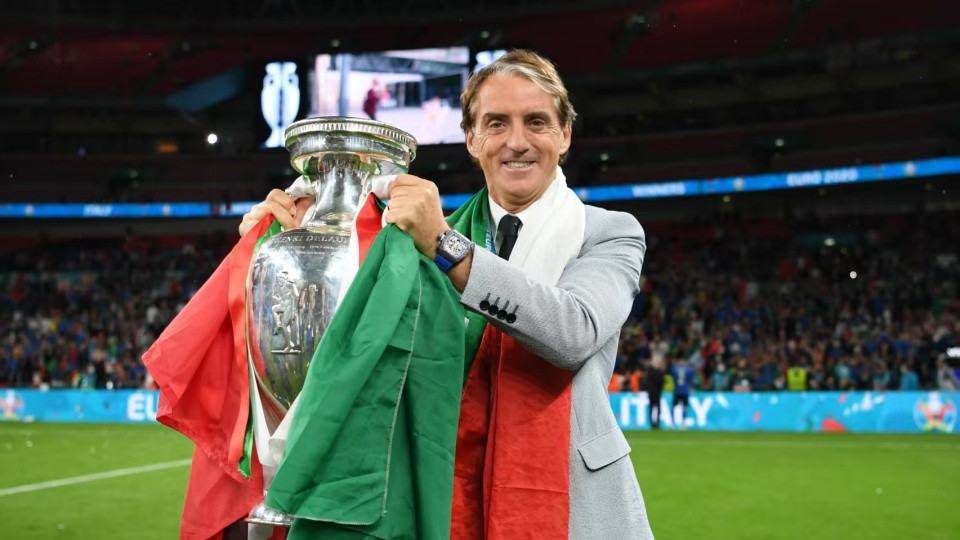 意大利足坛迎来巨变：足协主席辞职！布冯辞职！曼奇尼可能回归！