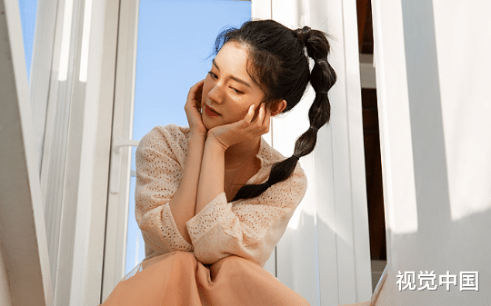 男友喜欢乖乖女，我便藏好疯批属性在他身边装了三年，直到他出轨了一个张扬明媚的女生