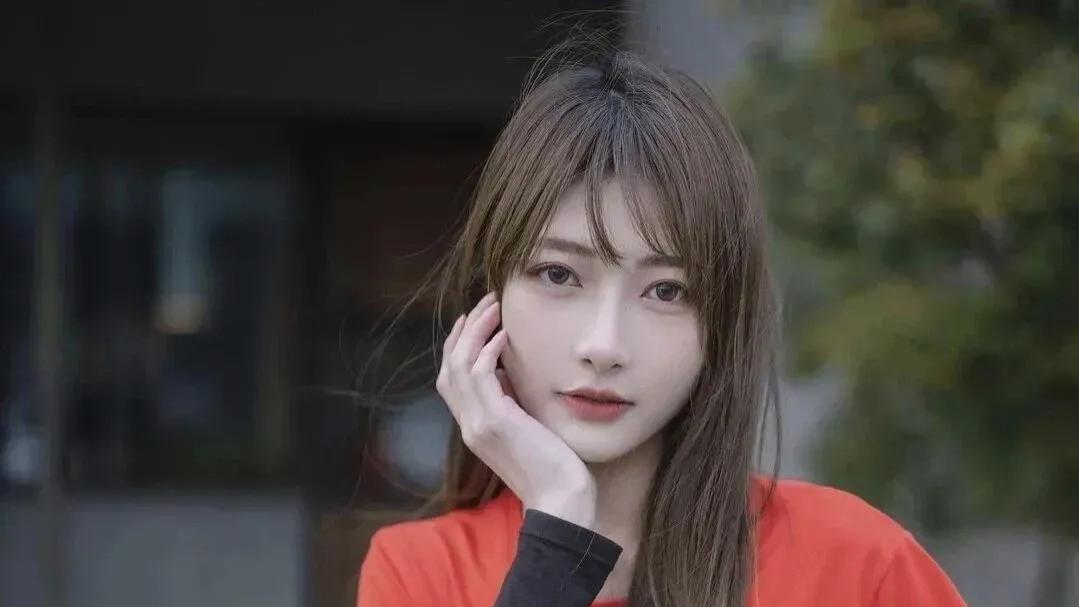 机车女神Mia米亞：从普通女孩到百万网红的真实之路