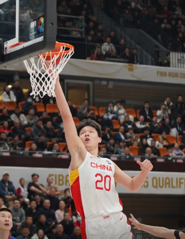 杨瀚森的投篮问题
杨投篮时辅助手习惯提前离开，这样好处是减少辅助手干扰，在投篮有