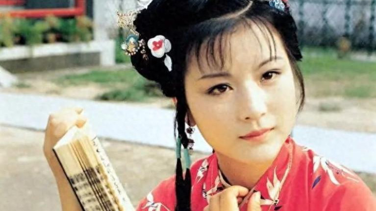 从一双鞋看史湘云在贾府的地位，不怪她最后的命运那么悲惨！