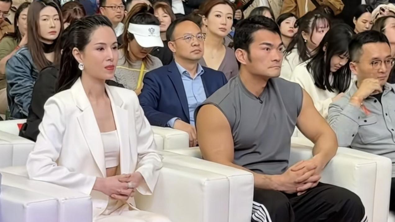 60岁李若彤练出马甲线，从事健身工作