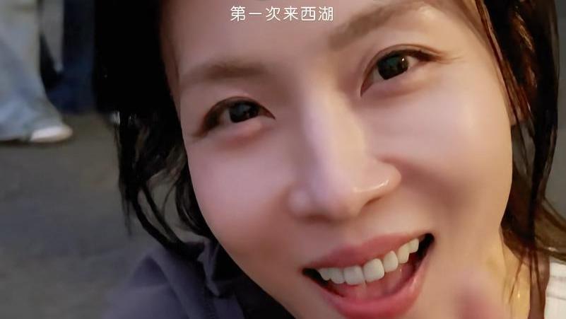 47岁韩国影后西湖夜跑！独自逛超市，没戴帽子口罩，全程无人认出