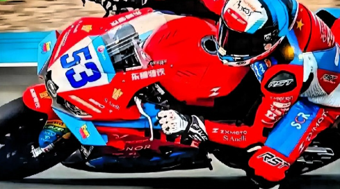 昨晚进行的WSBK荷兰站排位赛中，法国车手瓦伦丁·德比斯骑着国产张雪机车，从第1