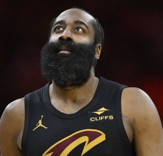 NBA常规赛，骑士对阵活塞。哈登因伤缺席。
赛前，主帅阿特金森谈到哈登时透露，他