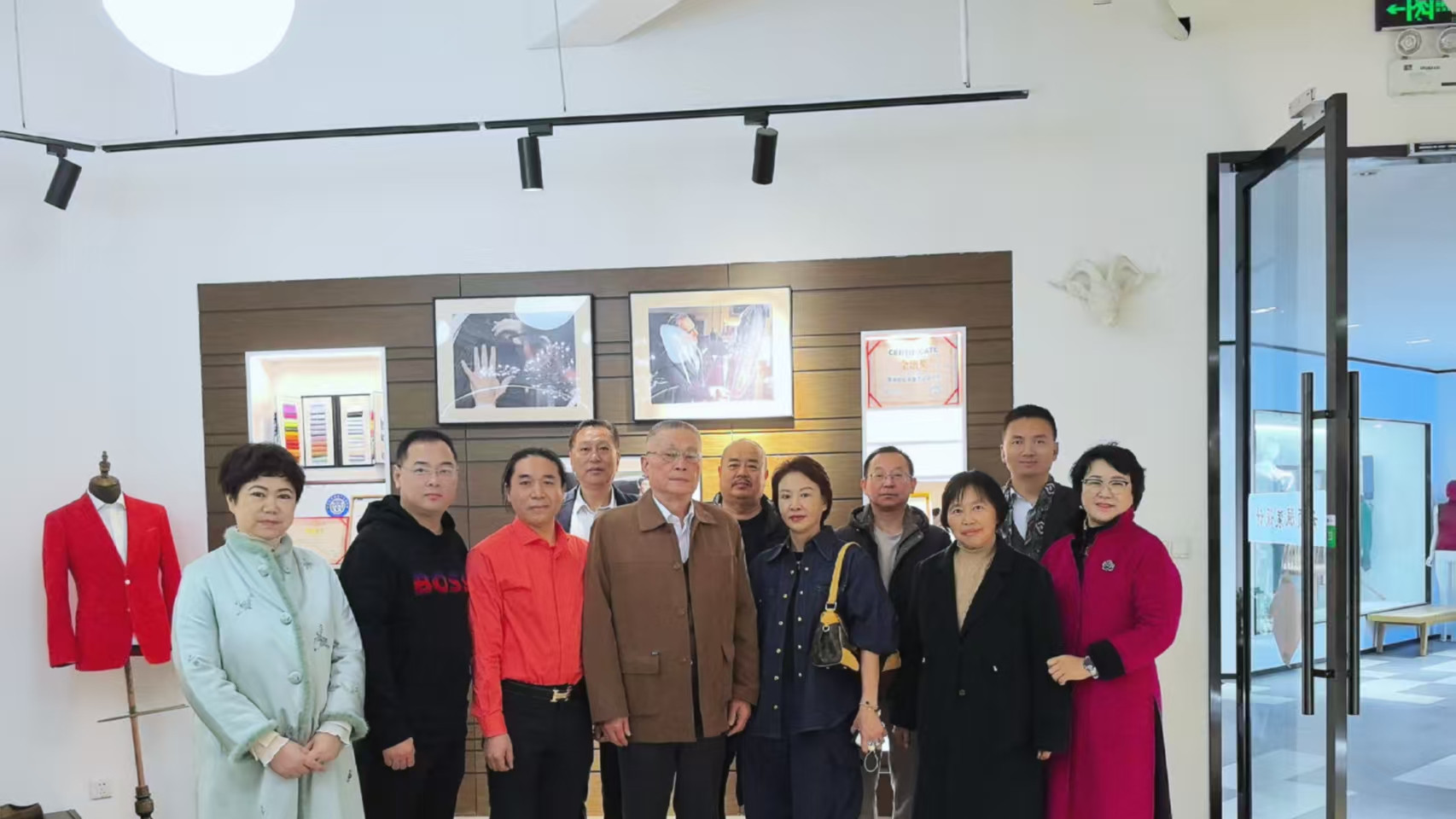 一针一线守初心，一情一义暖新春