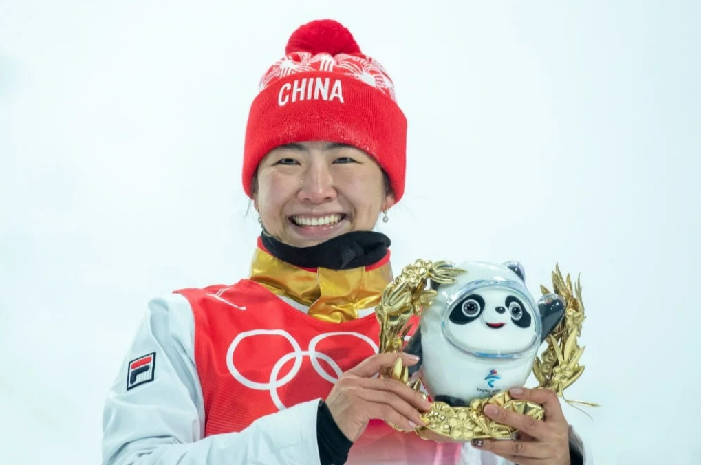 2月14日徐梦桃发文纪念北京冬奥夺冠四周年：17年前的今天，我在莫斯科，收获人生