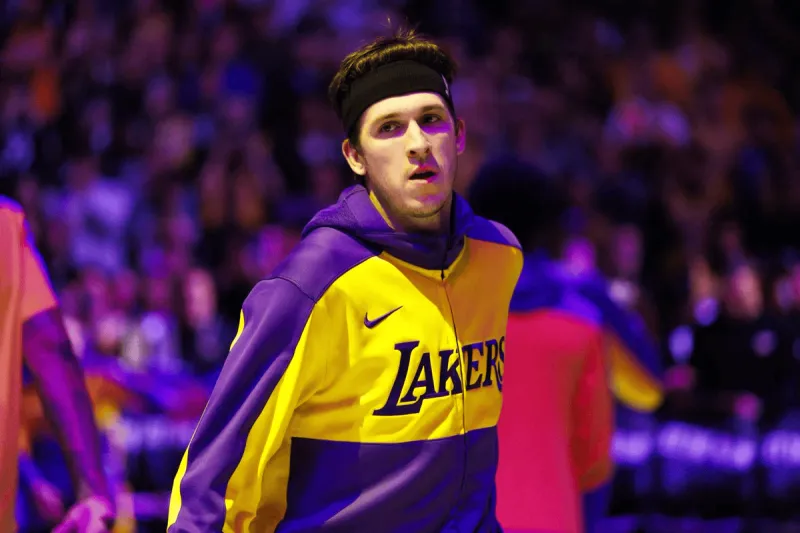  今日，据薪资专家Yossi Gozlan报道，联盟其他球队可能会在今夏尝试用“