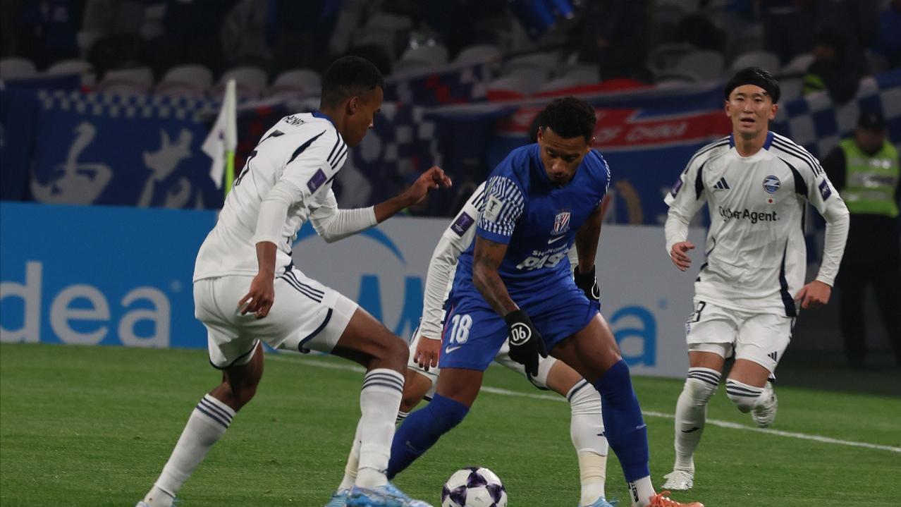 拧巴的433，申花外援存在结构性硬伤！拉唐成为斯卢茨基的大麻烦