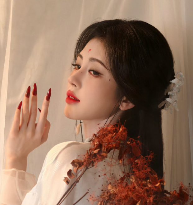 官方都出来替鞠婧炜说话了
针对鞠婧炜被举报偷漏税，上海税务局直接给出了回应，通过