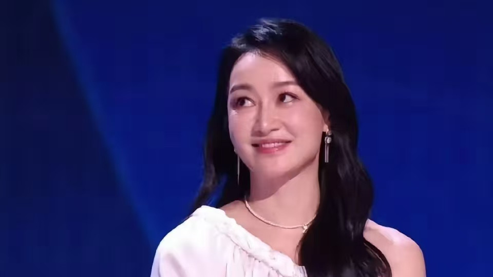 《乘风2026》：赵子琪一公被淘汰，节目组不让取包？坦言不会再回去了！