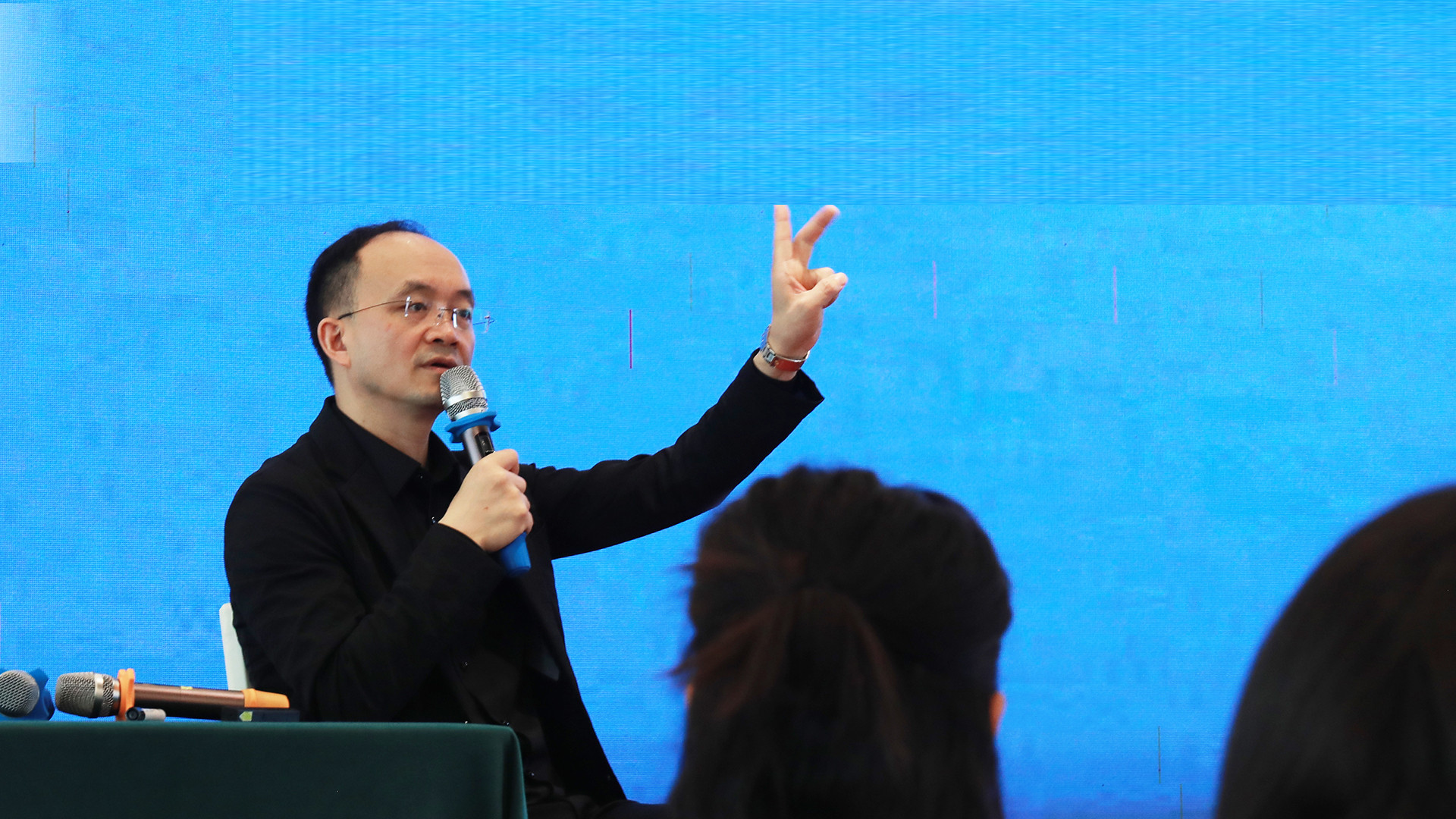 谈判不靠嘴，李力刚讲师教你组合三大核心牌