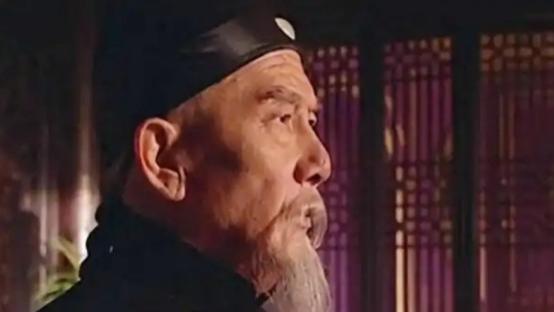 他号称清朝第一贤臣，却偷偷留下百亿给后代，如今家族无比富有