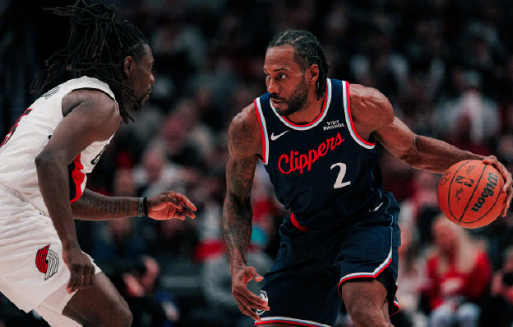 现在再看，当初的两笔交易全输

祖巴茨换了个寂寞，篮板打谁都被爆，哈登换了个提款