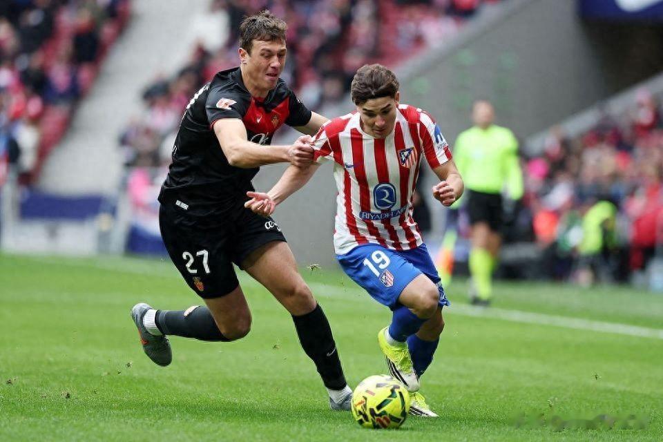 巴萨与阿森纳争夺马竞锋霸 阿尔瓦雷斯报价超1亿欧元能否拿下？