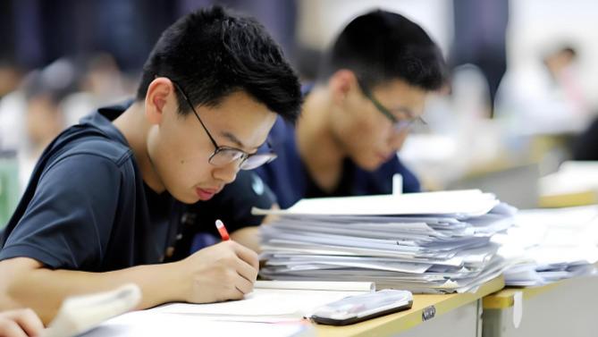 进了重点班就稳了？普通班真的没机会？考上985的秘密，今天说破