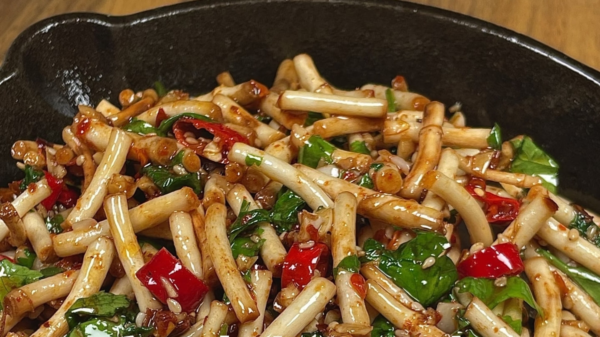 一口折耳根，半碗米饭下肚：这道凉拌菜，是下饭界的“隐藏王者”