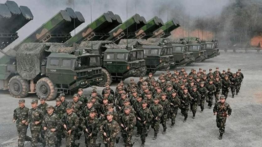 歼-35从福建舰电磁弹射起飞震惊美媒，成全球首款五代舰载机，中国三航母时代令对手重新评估