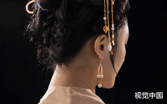 重生十次凤轿入宫，我亲手送皇帝入天牢