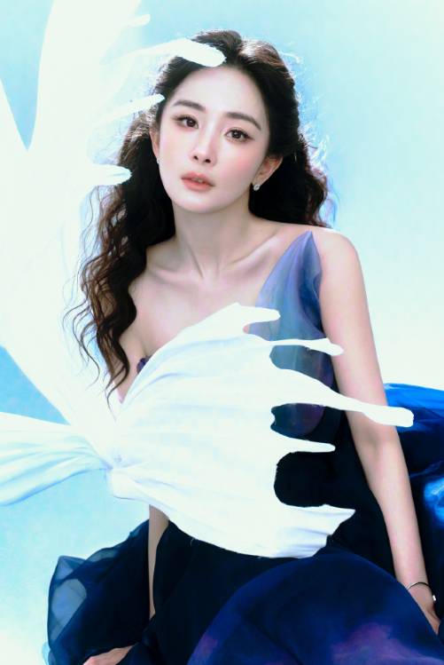 我携漫天星辰以赠你，仍觉漫天星辰不及你