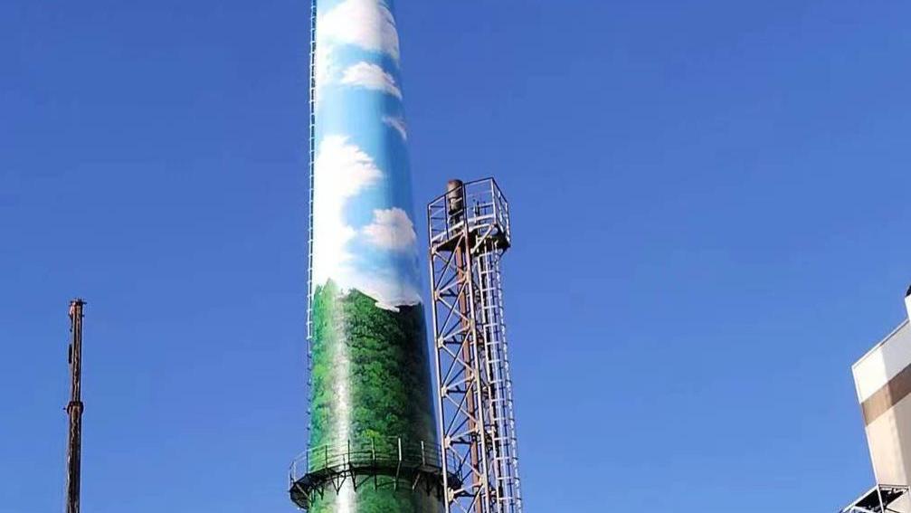 烟囱外部刷漆美化 漆面均匀无漏涂