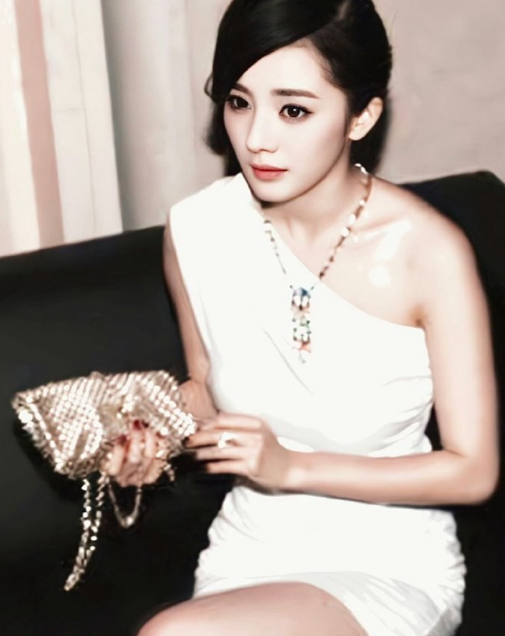 就算见不到又怎样呢，相隔万里我也能爱你