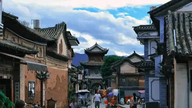 2亿人捧红的“顶流网红”，真面目被彻底戳穿