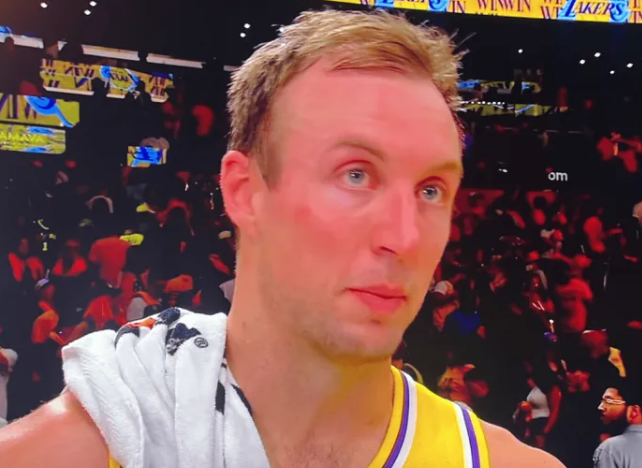 NBA季后赛，湖人107-98战胜火箭。
赛后卢克-肯纳德谈及今晚表现：“下半场