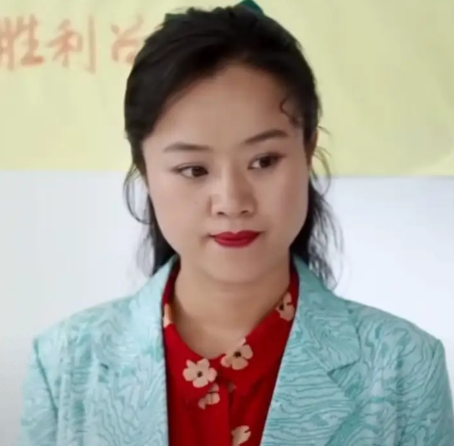 闫学晶塌了她却火了！戏里土掉渣，戏外嫁帅气老公，堪称人生赢家