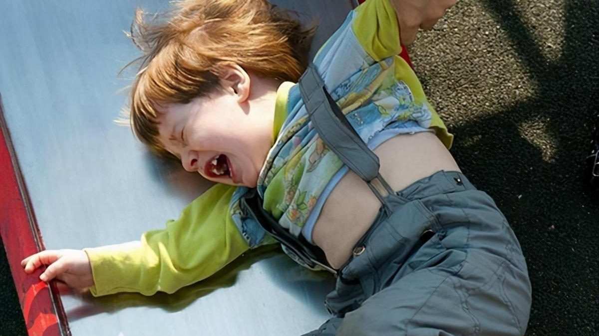 想让孩子情绪稳定有秩序，一定不要做这样的家长！