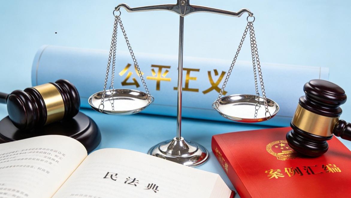 砸房、扎胎、半夜骚扰、被迫租房，七旬夫妇将养子告上法庭，养了三十年的儿子不孝顺，能解除收养关系吗？