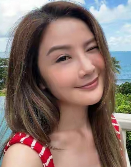 开屏美颜暴击，看到蔡卓妍这张脸，心情莫名变好了
不懂就问，这又是何？我说这么漂亮