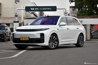 当我从BBA换到理想L7之后，我才知道有钱人为什么不买油车了！
 
开了5年宝马