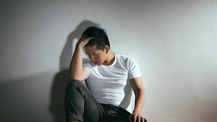 我打工回来，老婆不让碰，看了她微信聊天记录让我崩溃