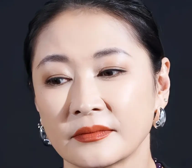 管虎说妻子梁静，我俩生活里是一辈子搭挡了
他这个东西，反正粱静比较宠着我，惯着我