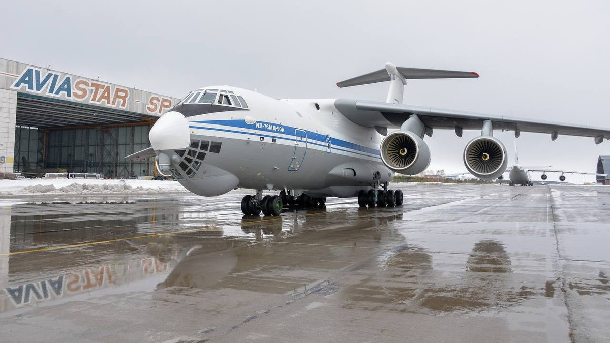 乌克兰袭击俄罗斯两大航空设施，重点破坏运输机的生产和维护能力