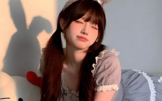 男子网恋3年，一次面没见就转账190万，18岁女友将其拉黑：开始是真心，后来发现他太好骗了，有点傻…