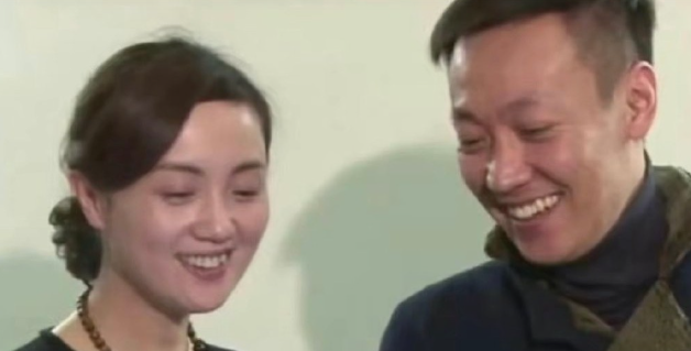 终于知道，那个与朱媛媛恩爱32年、妻子去世后暴瘦闭门不出的辛柏青，为什么突然出现