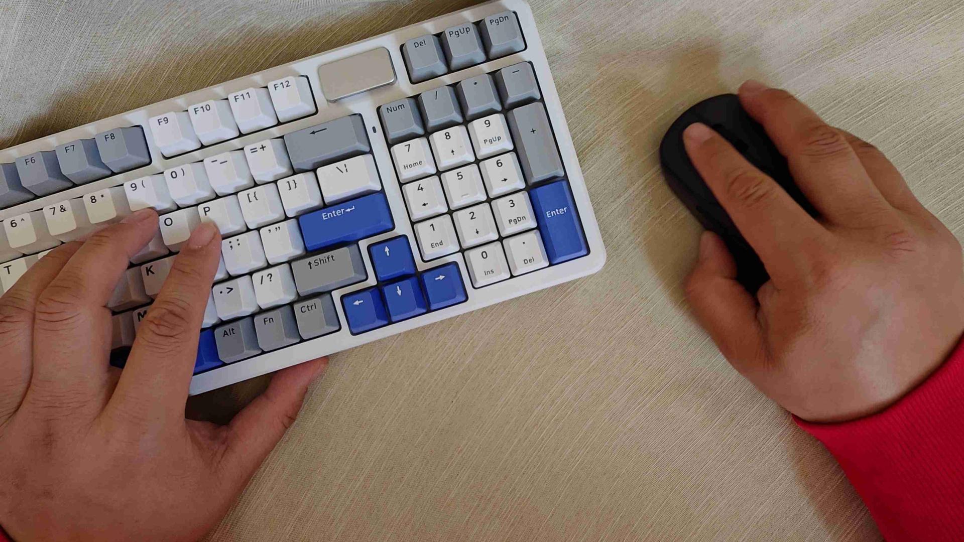 雷柏VT9 MAX+V700DIY-98长续航版，兼得无线自由与精准操控的神级最强续航无线键鼠组合