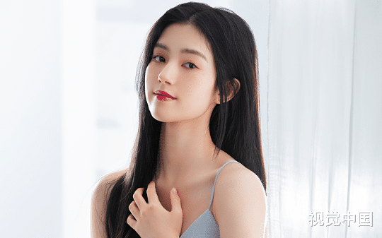 老公要和我离婚，我假装记忆回到23岁时，他配合我扮演恩爱父亲，可当我“恢复”记忆后，他却哭着求复合