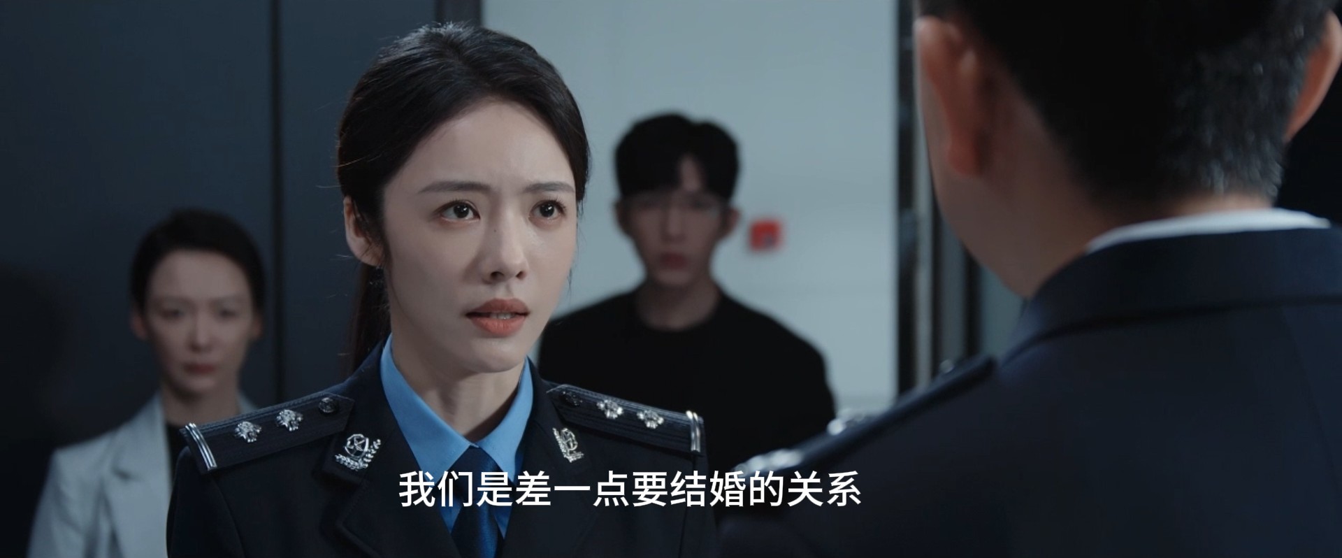 江寒声：原来我才是，一夫一妻制的最大受益者啊。
从没见过如此强悍的三角恋，周瑾的