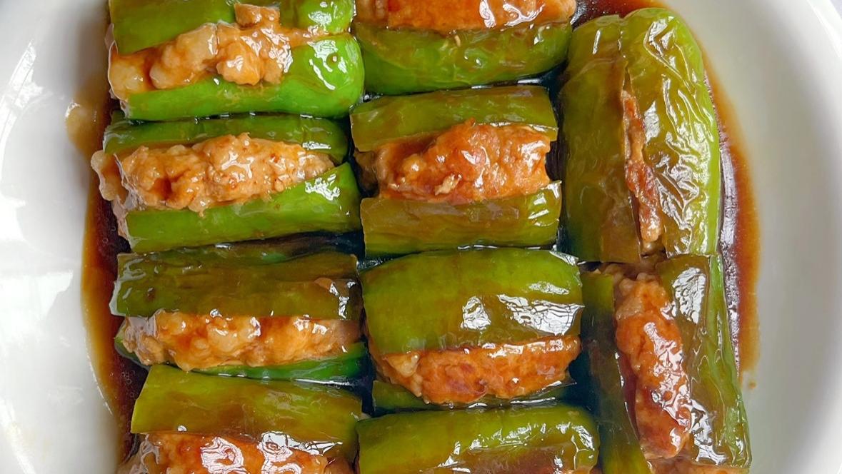 午后阳光里的家常至味：青椒酿肉