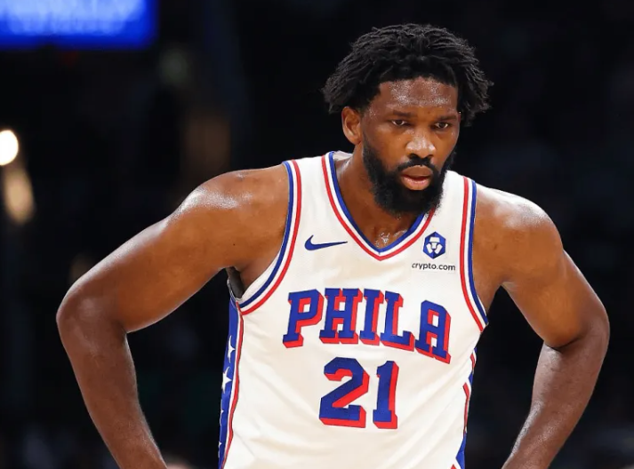 美媒BGN Hoops更推表示：
乔尔·-恩比德2021‑2024连续三个赛季场